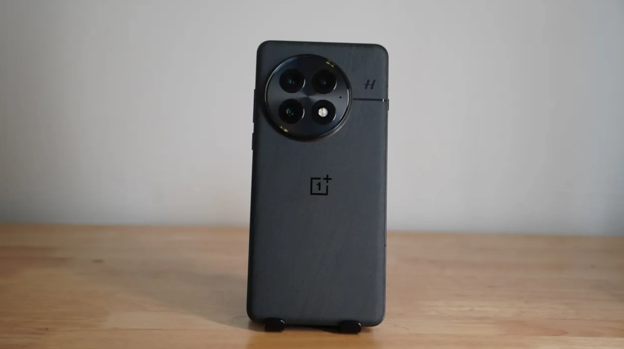 OnePlus 13 ea fc mobile